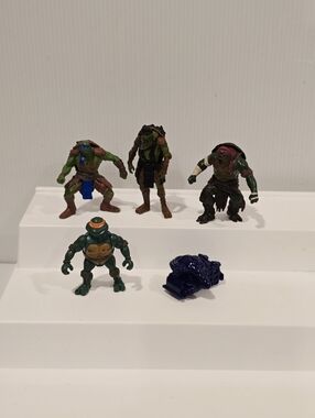 Teenage Mutant Ninja Turtles TMNT Mini Action Figure Set